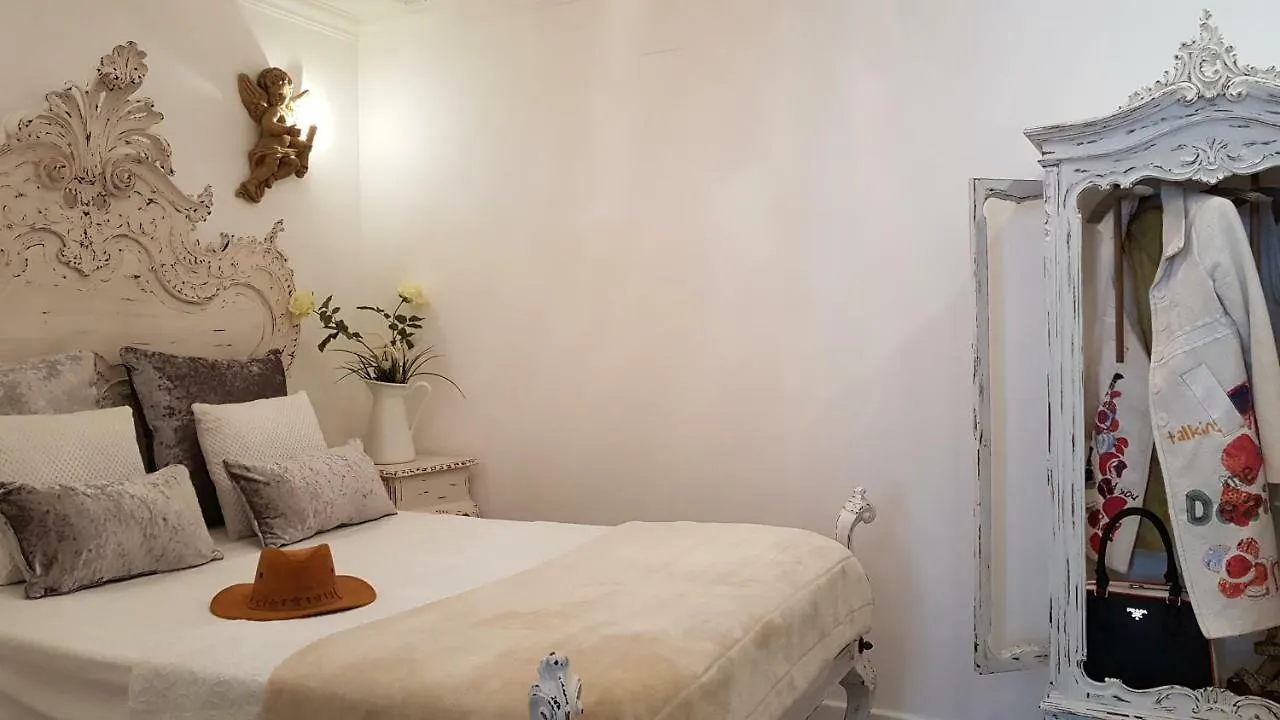Charming Apartment II Historical Center Lisbon